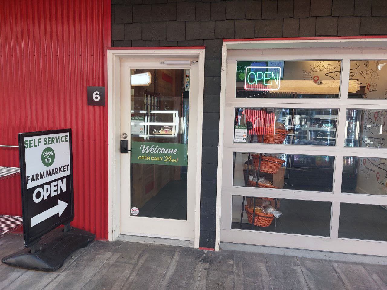 24/7 access to local, organic produce